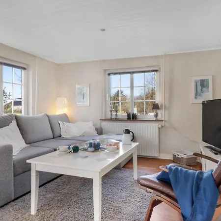 Vakantiehuis Lovely In With Wifi